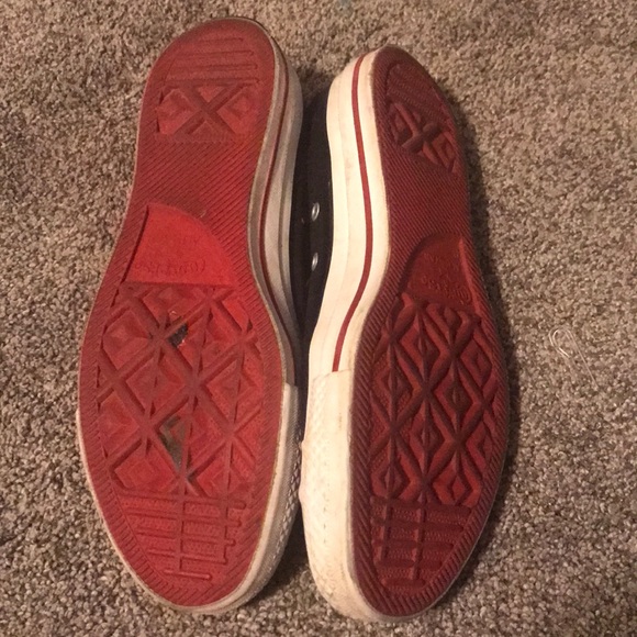 Red/black converse - Picture 3 of 3